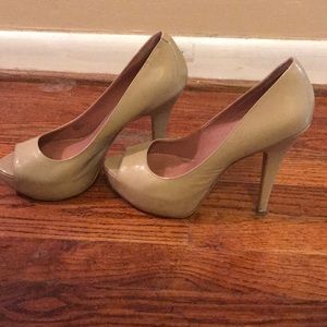 Vince Camuto Nude Peep Toe Pumps